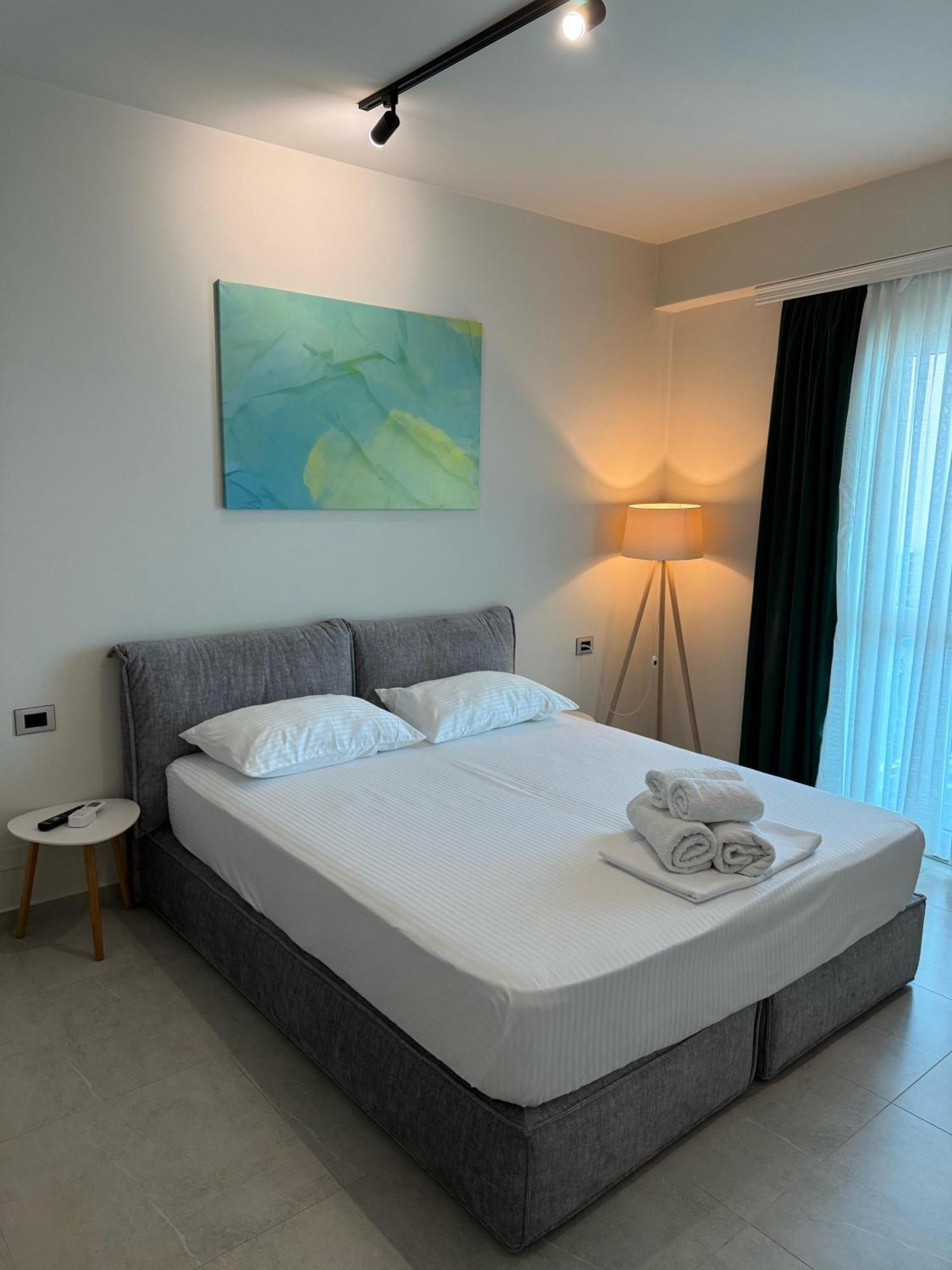 Stay-Five Rooms & Apartments Shkodër Exterior foto